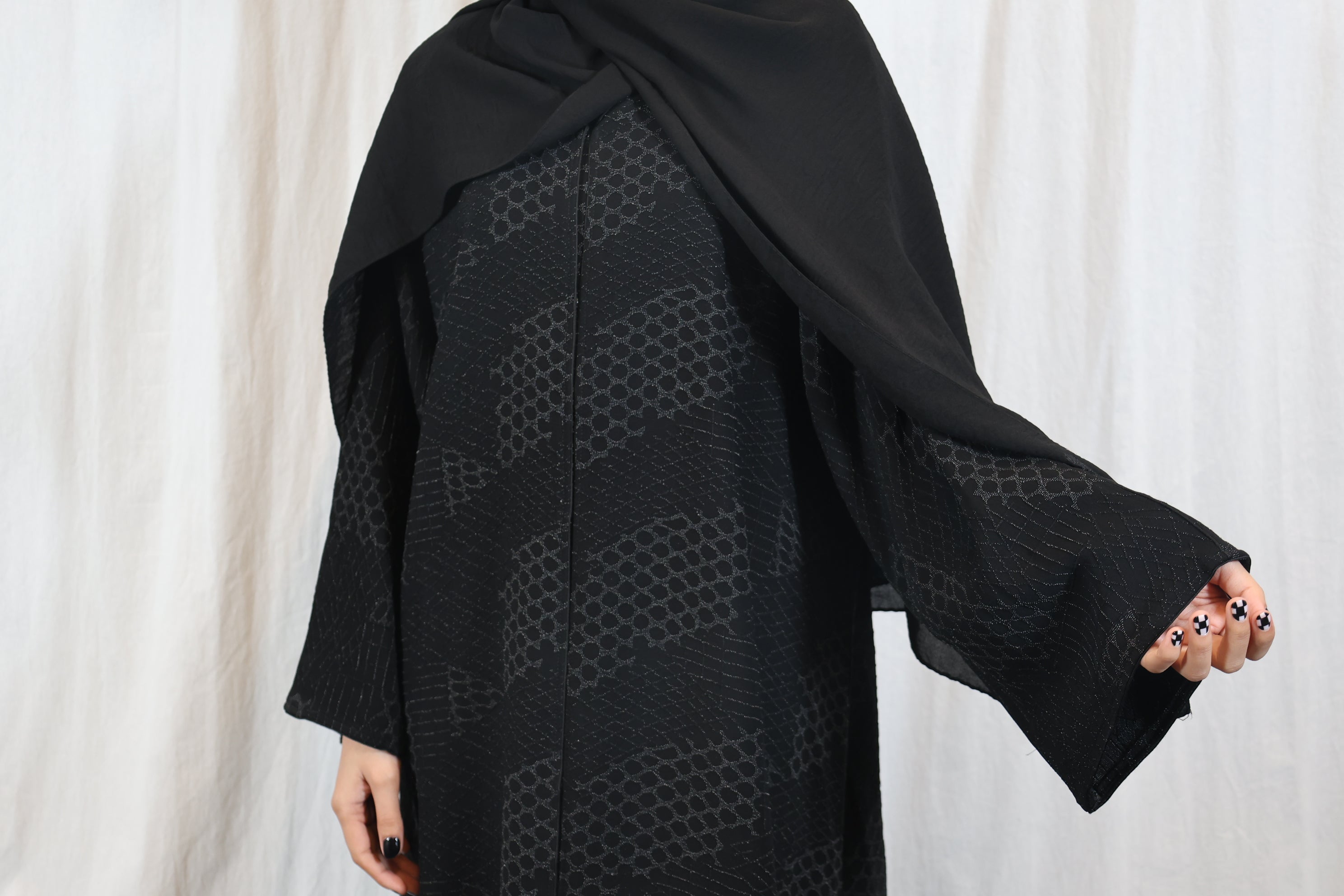 Aswad Abaya
