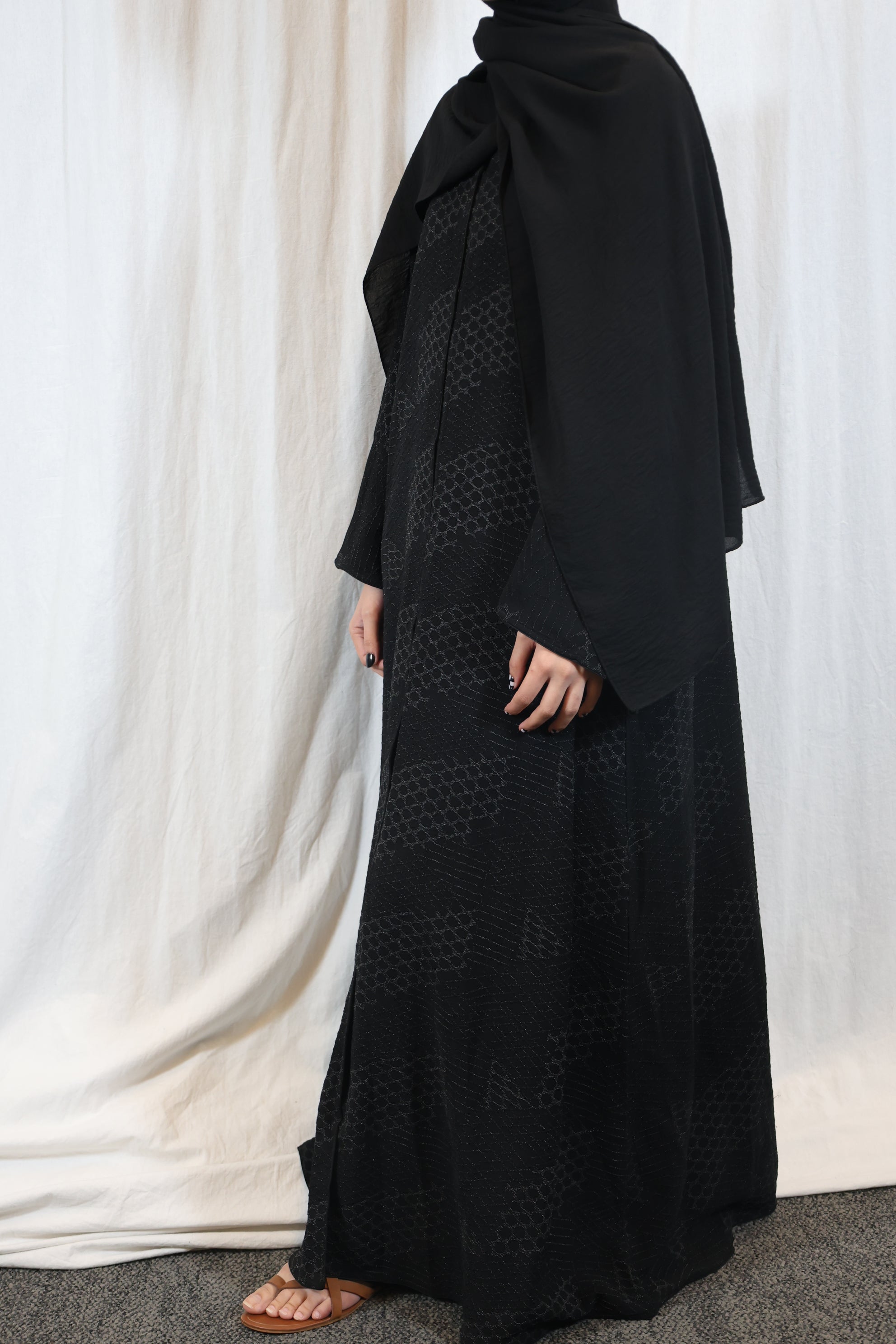 Aswad Abaya